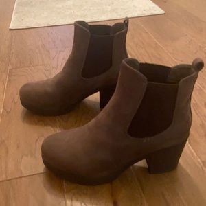 Brown chunky heel boots